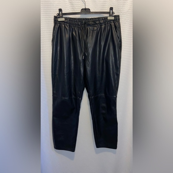 Women’s Laundry by Shelli Segal‎ faux Leather Joggers Pants size Large - Picture 2 of 12